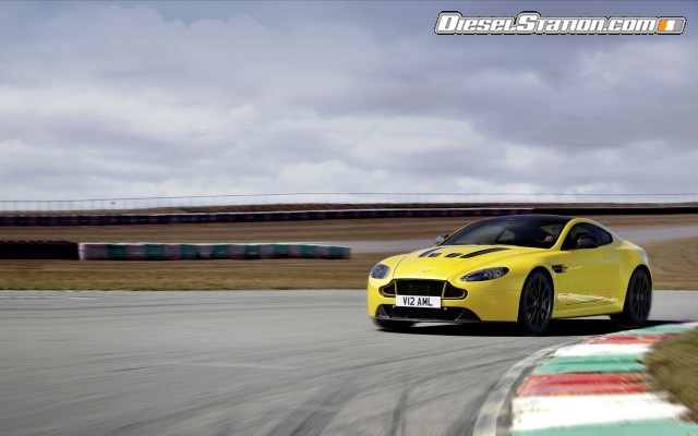 Aston Martin V12 Vantage S 2014 Widescreen Picture #79 Aston Martin V12 Vantage S 2014 Widescreen Picture #79